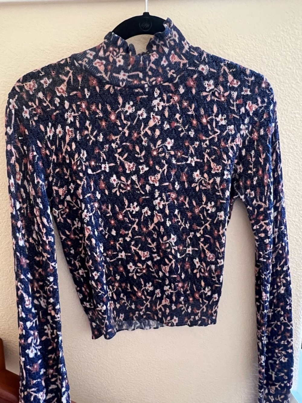 Zara Floral Lettuce Edge Trim Mock Neck Long Sleeve Top Size Medium